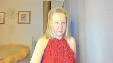 Snapshot of blonde_angel20 chatting on 02.25.25 Nicole online show from 02.25.25