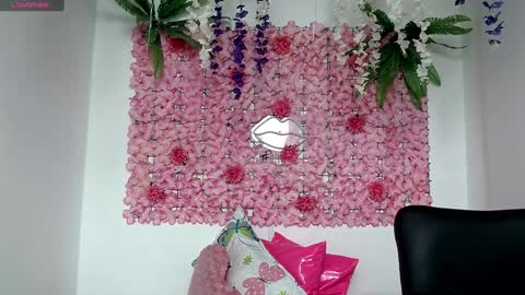 Snapshot of blonde_squirt_ chatting on 01.24.25 blonde_squirt_ online show from 01.24.25