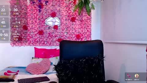 Snapshot of blonde_squirt_ chatting on 01.28.25 blonde_squirt_ online show from 01.28.25