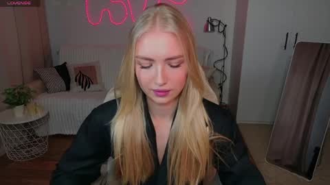 Nessa online show from 04.04.26