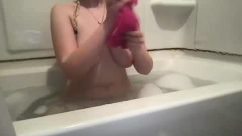 Snapshot of blondebaby18x chatting on 12.15.25 BlondeBaby online show from 12.15.25