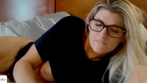blondechristine99 online show from 07.10.26