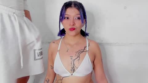 Snapshot of blondedirtygirl chatting on 01.20.25 Kim mia and 3 boys ready for action online show from 01.20.25