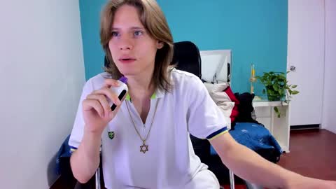 Snapshot of blondie_lover69 chatting on 01.27.25 Maleeth online show from 01.27.25