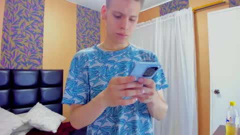 Snapshot of blondie_lover69 chatting on 02.19.25 Maleeth online show from 02.19.25