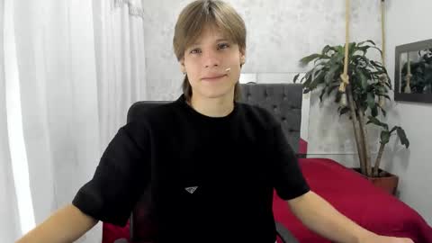 Snapshot of blondie_lover69 chatting on 09.20.25 Maleeth online show from 09.20.25