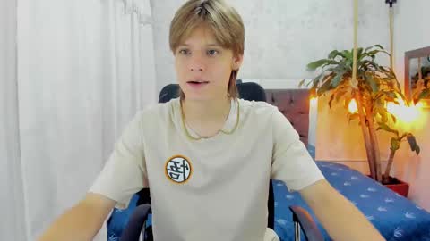 Snapshot of blondie_lover69 chatting on 09.24.25 Maleeth online show from 09.24.25
