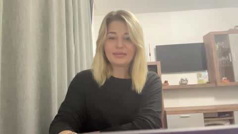 blondie_xoxoxo online show from 09.10.25