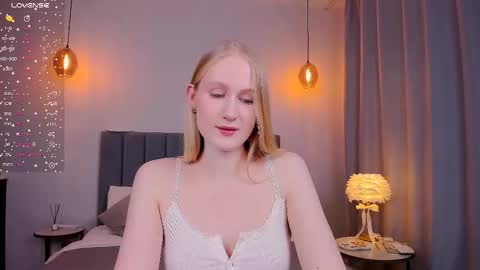 Mia online show from 02.09.25