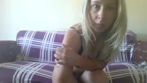 Snapshot of blondiepam23 chatting on 03.01.26 BlondiePam online show from 03.01.26