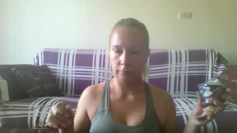 Snapshot of blondiepam23 chatting on 03.22.26 BlondiePam online show from 03.22.26