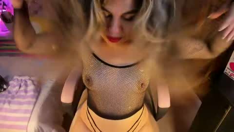 Isis online show from 04.05.26