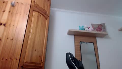 blondyelena online show from 11.28.25