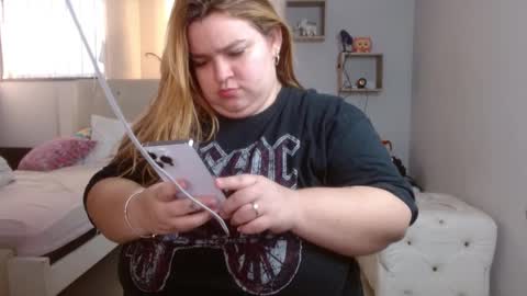 Snapshot of blondyliciousx chatting on 12.11.24 katartistic name online show from 12.11.24