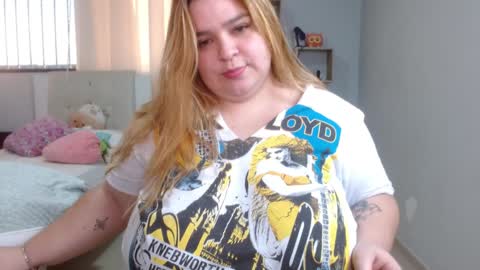 Snapshot of blondyliciousx chatting on 12.15.24 katartistic name online show from 12.15.24