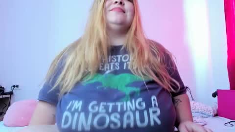 Snapshot of blondyliciousx chatting on 02.26.25 katartistic name online show from 02.26.25