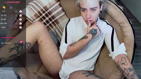 Snapshot of blooming_soul chatting on 01.12.25 blooming_soul online show from 01.12.25