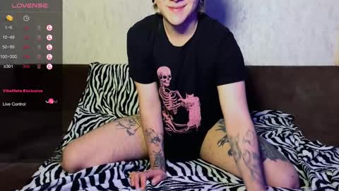 Snapshot of blooming_soul chatting on 02.19.25 blooming_soul online show from 02.19.25