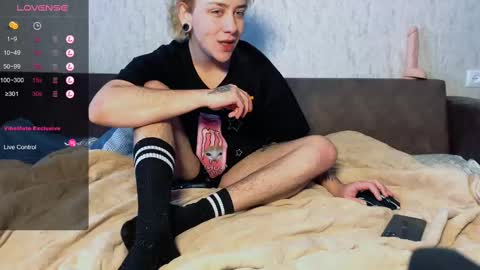 Snapshot of blooming_soul chatting on 02.21.25 blooming_soul online show from 02.21.25