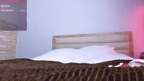 Snapshot of blooming_soul chatting on 11.27.25 blooming_soul online show from 11.27.25