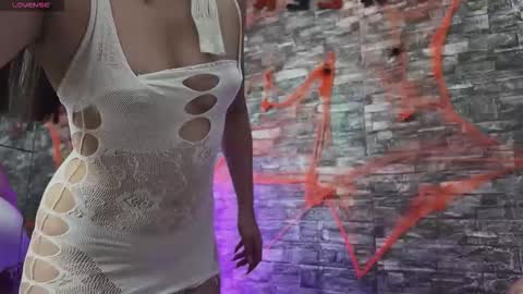 Snapshot of blowjob_sex69 chatting on 10.21.25 santiylola online show from 10.21.25