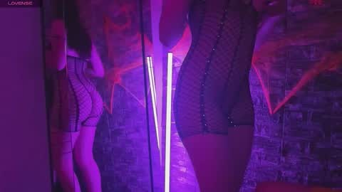 Snapshot of blowjob_sex69 chatting on 10.24.25 santiylola online show from 10.24.25