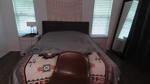 Sarah Zee online show from 09.24.25