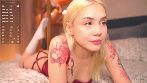 Snapshot of blue_bow chatting on 11.13.25 Adeline online show from 11.13.25