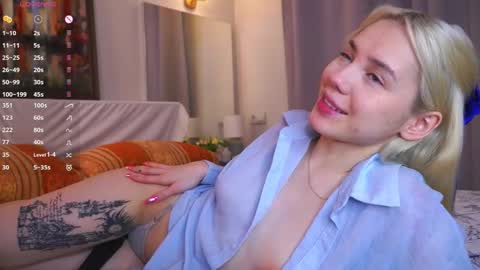 Snapshot of blue_bow chatting on 11.30.25 Adeline online show from 11.30.25