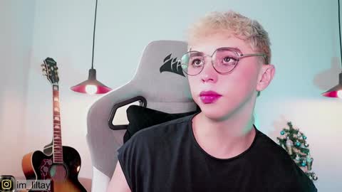 TAY   online show from 12.04.24