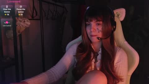 Snapshot of bluedweeb chatting on 12.25.24 Blue online show from 12.25.24