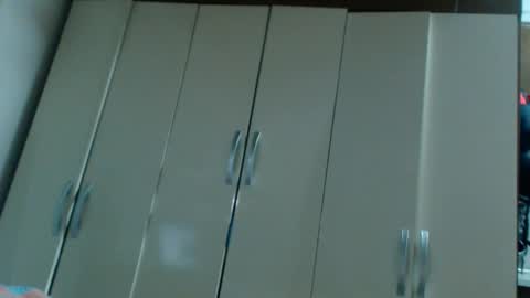 Snapshot of bluee_rose chatting on 12.07.24 rose online show from 12.07.24