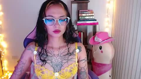 Im Abril .. Nice to meet you  thumb up me please its important  INDEPENDENT MODEL online show from 09.26.25