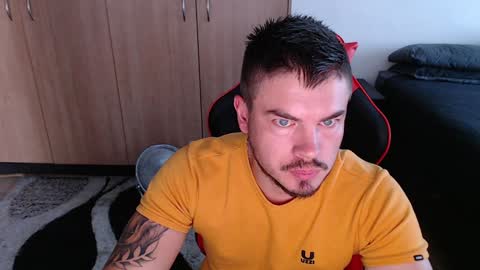 blueeyeboy0 online show from 01.22.25