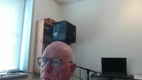 Snapshot of blueeyesn8 chatting on 10.14.25 blueeyesn8 online show from 10.14.25