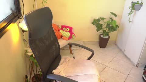 FLORAA online show from 01.03.25