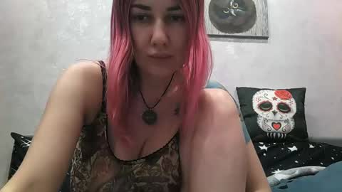 Snapshot of bluexowl chatting on 03.10.25 BlueXOwl online show from 03.10.25