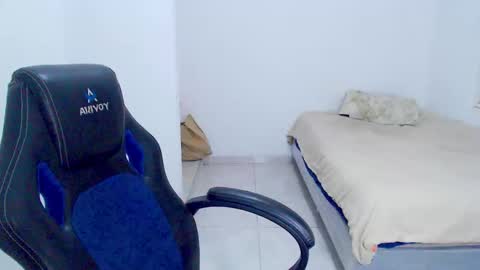 Snapshot of blumbum chatting on 10.07.25 Hey guysI am BrendaWelcome my room online show from 10.07.25