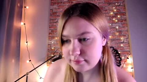 Snapshot of blush_ellie chatting on 12.11.24 Ellie3 online show from 12.11.24