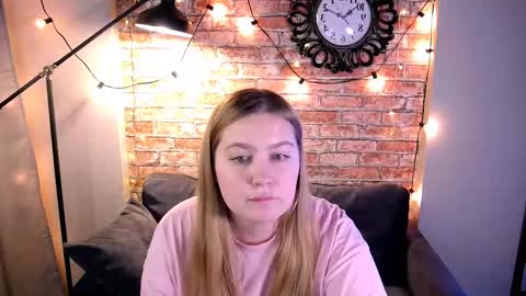 Snapshot of blush_ellie chatting on 12.11.24 Ellie3 online show from 12.11.24