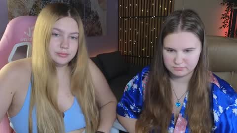 Snapshot of blush_ellie chatting on 12.15.24 Ellie3 online show from 12.15.24