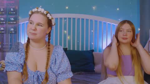 Snapshot of blush_ellie chatting on 12.21.24 Ellie3 online show from 12.21.24