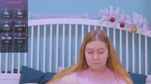 Snapshot of blush_ellie chatting on 01.06.25 Ellie3 online show from 01.06.25