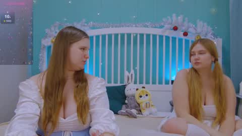 Snapshot of blush_ellie chatting on 01.11.25 Ellie3 online show from 01.11.25