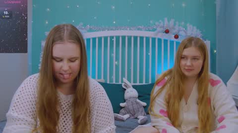 Snapshot of blush_ellie chatting on 01.14.25 Ellie3 online show from 01.14.25