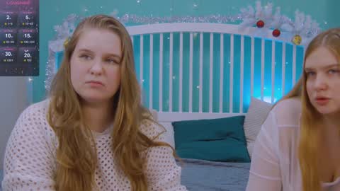 Snapshot of blush_ellie chatting on 01.14.25 Ellie3 online show from 01.14.25