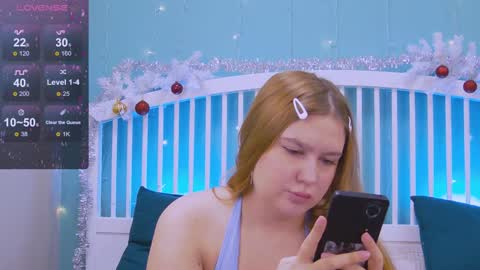 Snapshot of blush_ellie chatting on 01.18.25 Ellie3 online show from 01.18.25