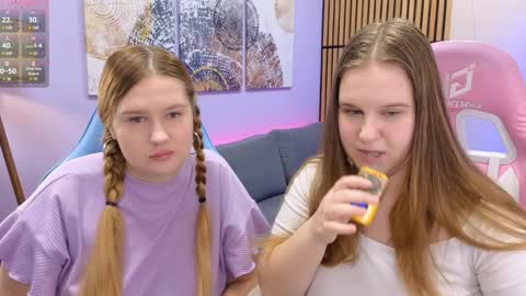 Snapshot of blush_ellie chatting on 01.27.25 Ellie3 online show from 01.27.25