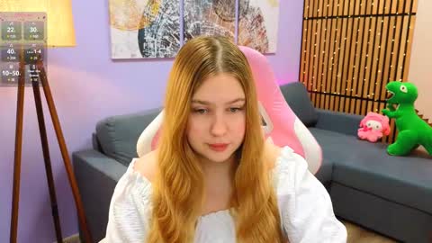 Snapshot of blush_ellie chatting on 02.10.25 Ellie3 online show from 02.10.25