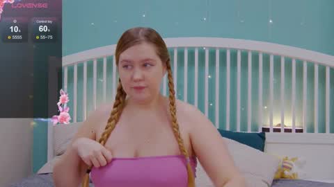 Snapshot of blush_ellie chatting on 02.21.25 Ellie3 online show from 02.21.25